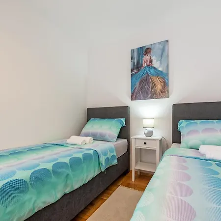 Tomic 4* Gračac